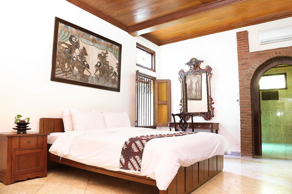 Melva Balemong Hotel Semarang Exterior photo