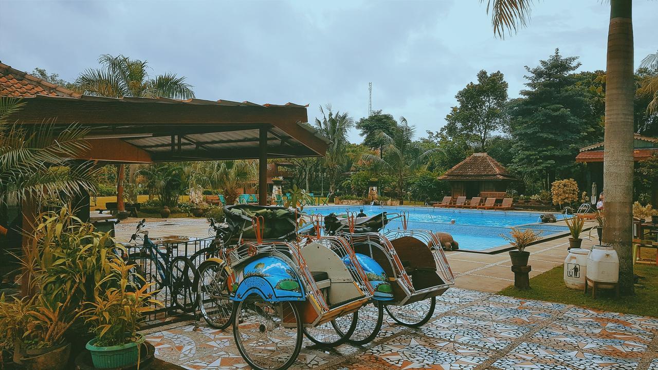 Melva Balemong Hotel Semarang Exterior photo