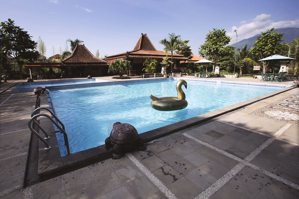 Melva Balemong Hotel Semarang Exterior photo