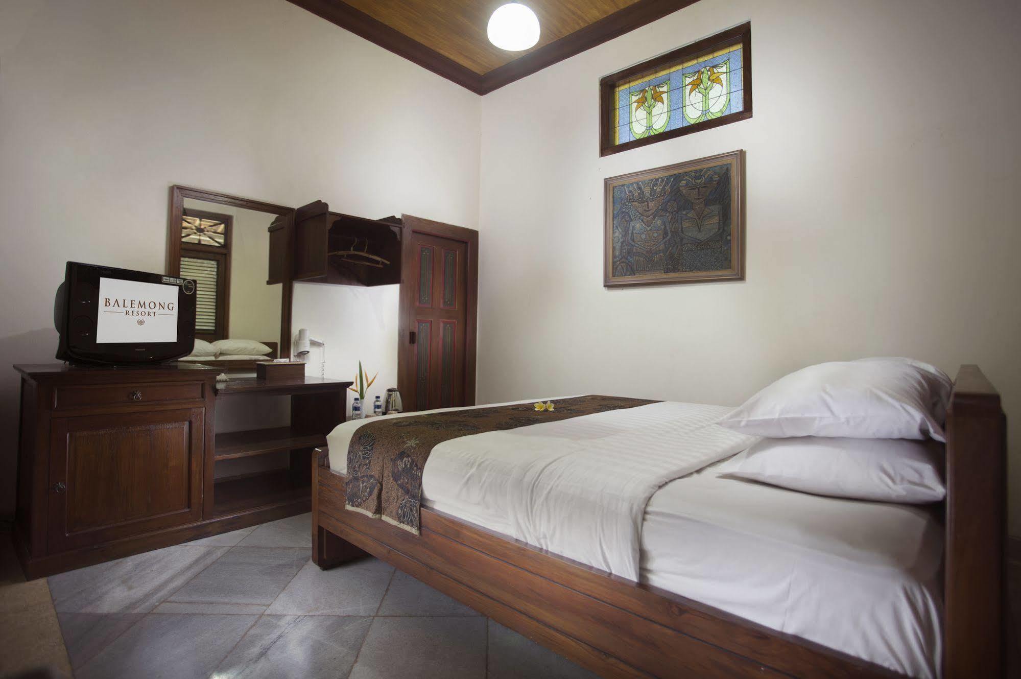 Melva Balemong Hotel Semarang Exterior photo