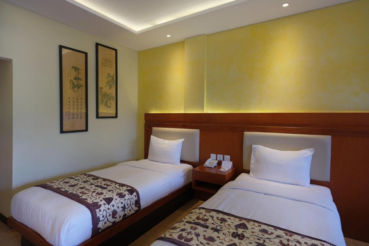Melva Balemong Hotel Semarang Exterior photo