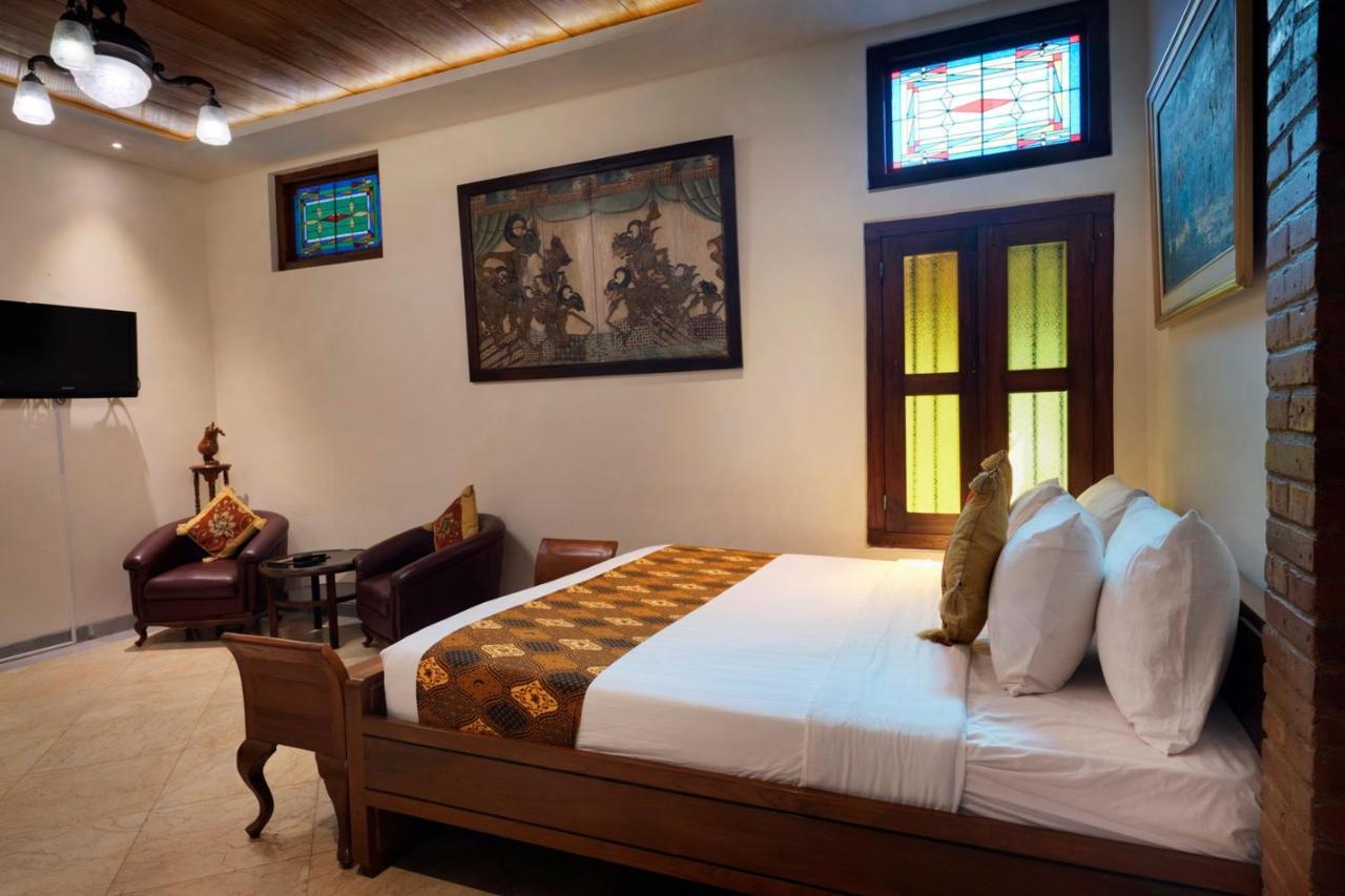 Melva Balemong Hotel Semarang Exterior photo