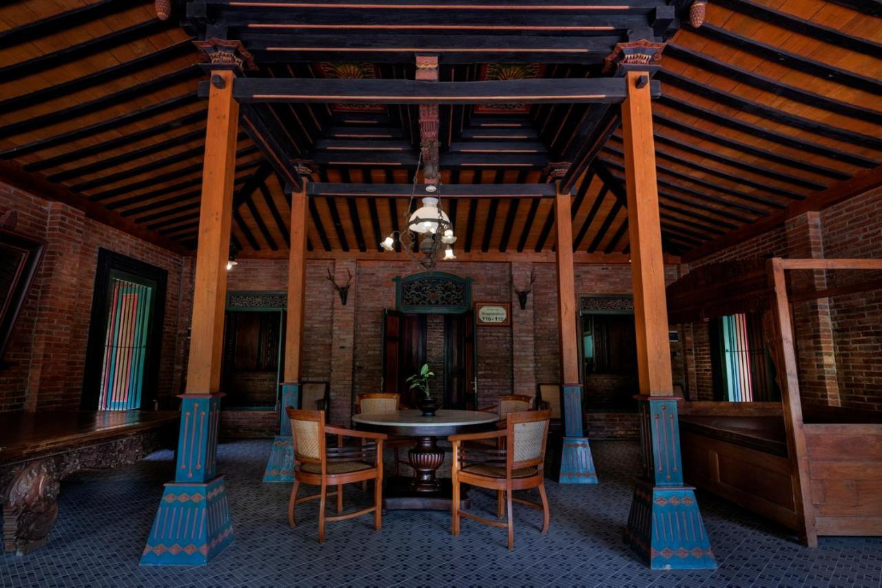 Melva Balemong Hotel Semarang Exterior photo