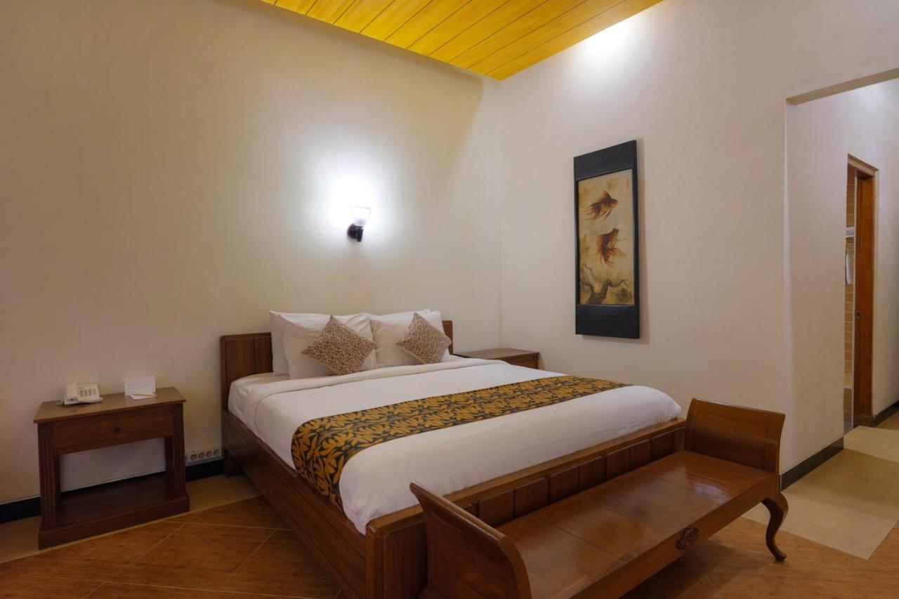 Melva Balemong Hotel Semarang Exterior photo